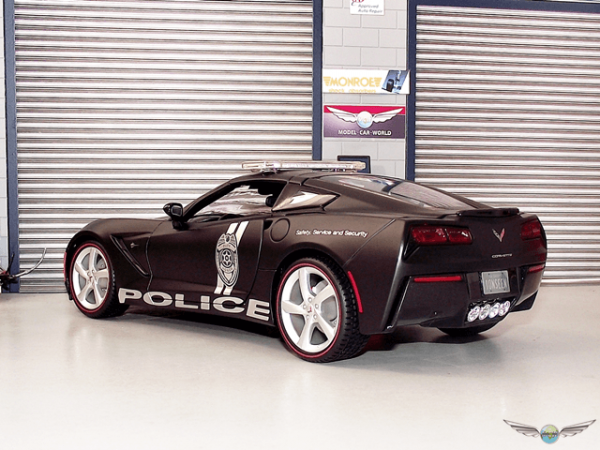 CHEVROLET CORVETTE STINGRAY 2014 POLICE | 1:18 Diecast Model Car