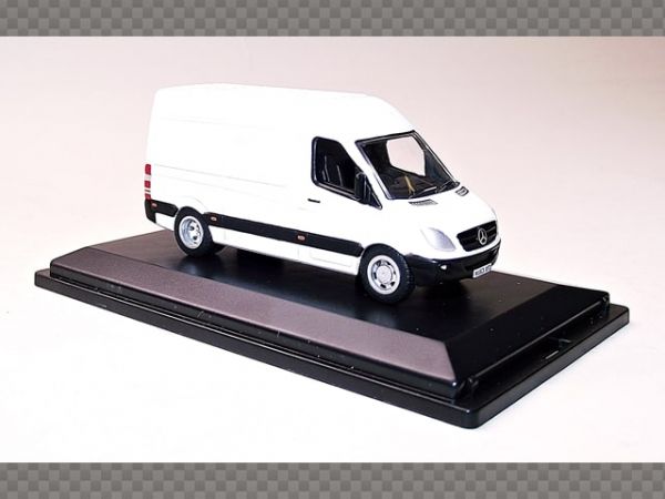 Mercedes sprinter hot sale diecast model