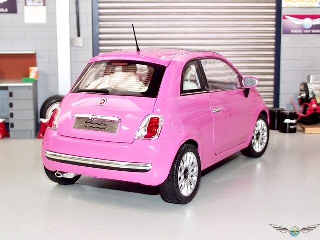 FIAT 500 2010 ~ PINK  1:18 Diecast Model Car