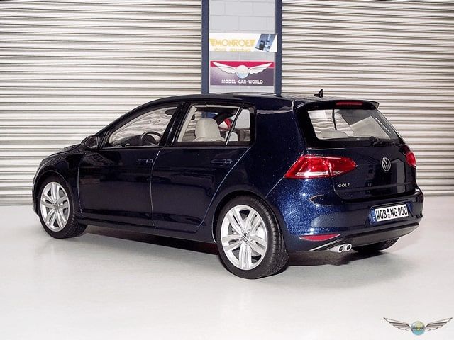 Vw golf shop mk7 diecast model