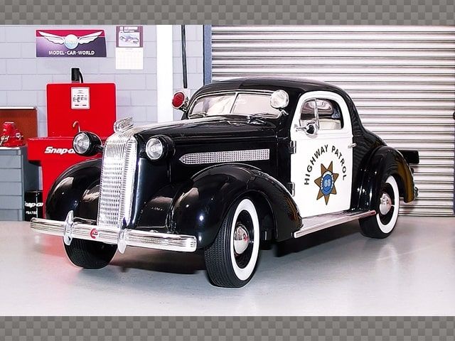 PONTIAC DELUXE POLICE CAR ~ 1936 | 1:18 Diecast Model Car