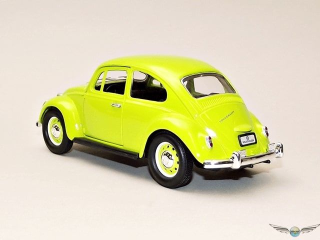 VOLKSWAGEN BEETLE 1967 ~ GREEN | 1:24 Diecast Model Car