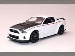 FORD MUSTANG GT ~ 2014 ~ WHITE | 1:24 Diecast Model Car